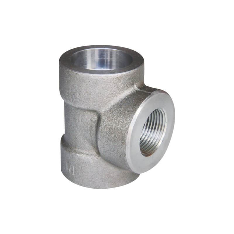 Threaded tee fitting with internal full threads in a metallic pipe fitting